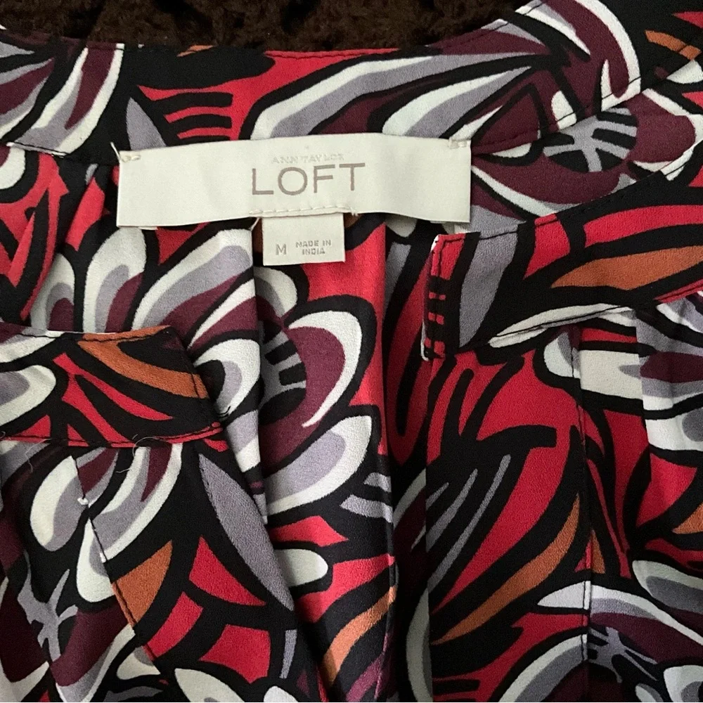 LOFT Floral Blouse Split-Neck Work Top Large Flowers Pop of Color PopOver Tunic - Picture 2 of 10